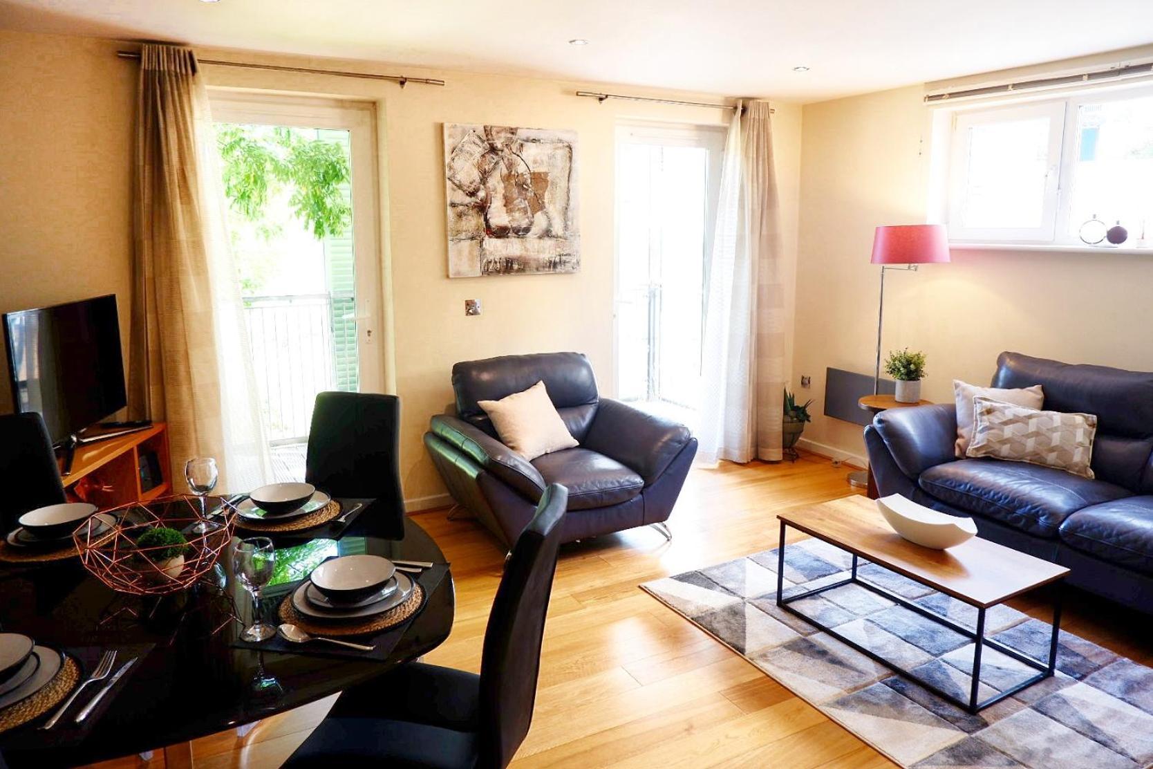 Stunning Apartment Close To Cambridge Station With Free Parking! Exterior photo